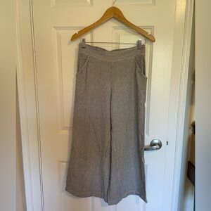 Max Studio Black and White Striped Linen Trousers